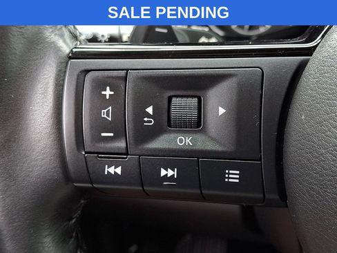 Used 2023 Nissan Pathfinder SL AWD/4WD image 23