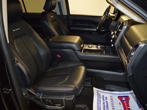 Used 2020 Ford Expedition Platinum image 11