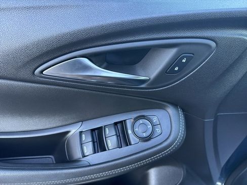 Used 2024 Buick Encore GX Sport Touring image 9