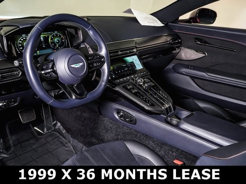 Used 2025 Aston Martin V8 Vantage Coupe image 21