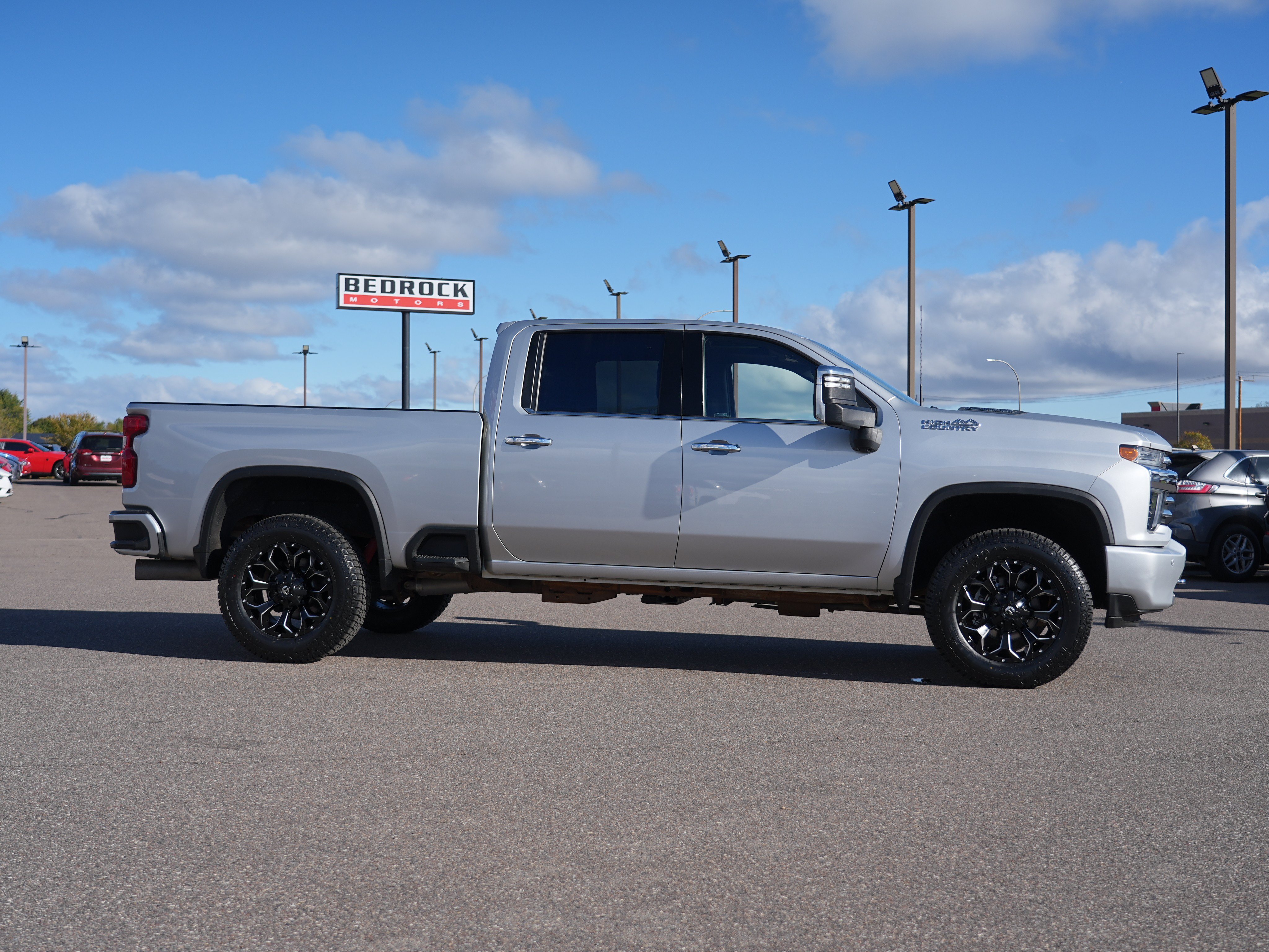 Used 2022 Chevrolet Silverado 2500 High Country w/ Safety Package II AWD/4WD image 2