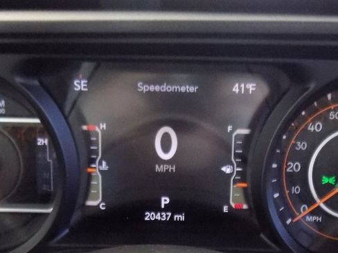 Certified 2024 Jeep Gladiator Mojave image 16