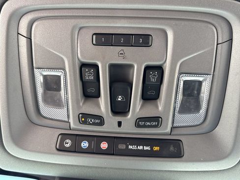 Used 2023 GMC Sierra 1500 Denali w/ Denali Reserve Package AWD/4WD image 12
