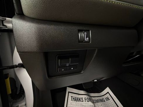 Certified 2024 Chevrolet Colorado ZR2 w/ Technology Package image 28