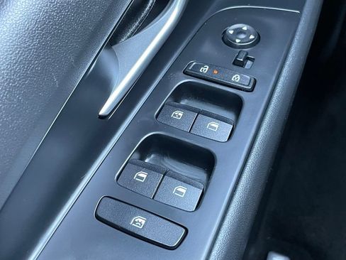 Used 2025 Hyundai Elantra SEL FWD image 11
