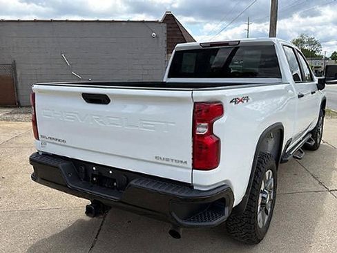 Used 2022 Chevrolet Silverado 2500 Custom w/ Snow Plow Prep/Camper Package AWD/4WD image 8