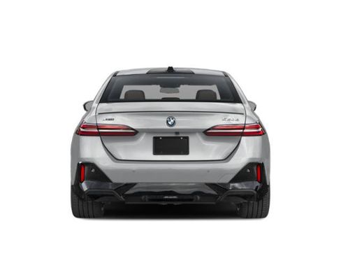 Used 2025 BMW 550e xDrive w/ Premium Package AWD/4WD image 8