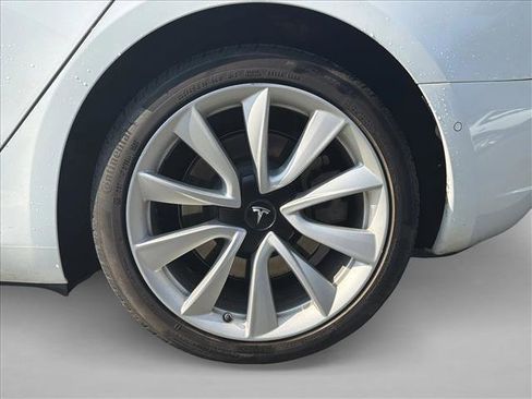 Used 2020 Tesla Model 3 Long Range AWD/4WD image 24