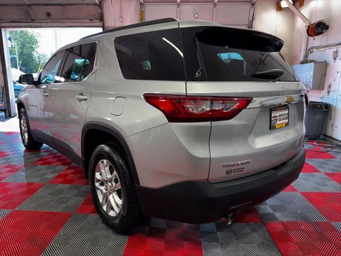 Used 2021 Chevrolet Traverse LT image 5