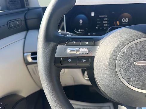 Used 2025 Hyundai Tucson Limited image 16