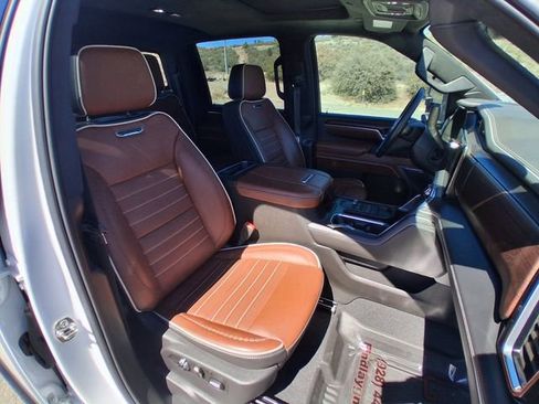 Certified 2025 GMC Sierra 2500 Denali Ultimate w/ Max Trailering Package image 17