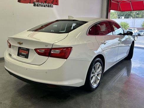 Used 2025 Chevrolet Malibu LT FWD image 3