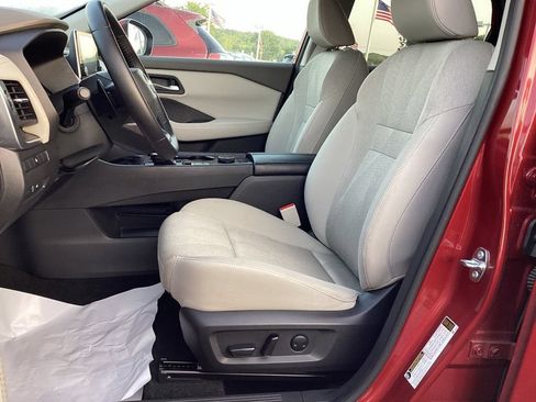 Used 2025 Nissan Rogue SV AWD/4WD image 14