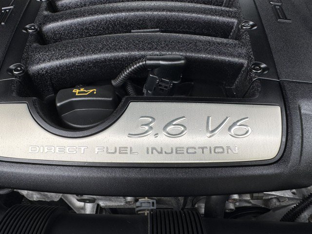 Used 2016 Porsche Cayenne w/ Premium Package AWD/4WD image 4