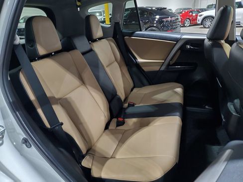 Used 2018 Toyota RAV4 Limited FWD image 20