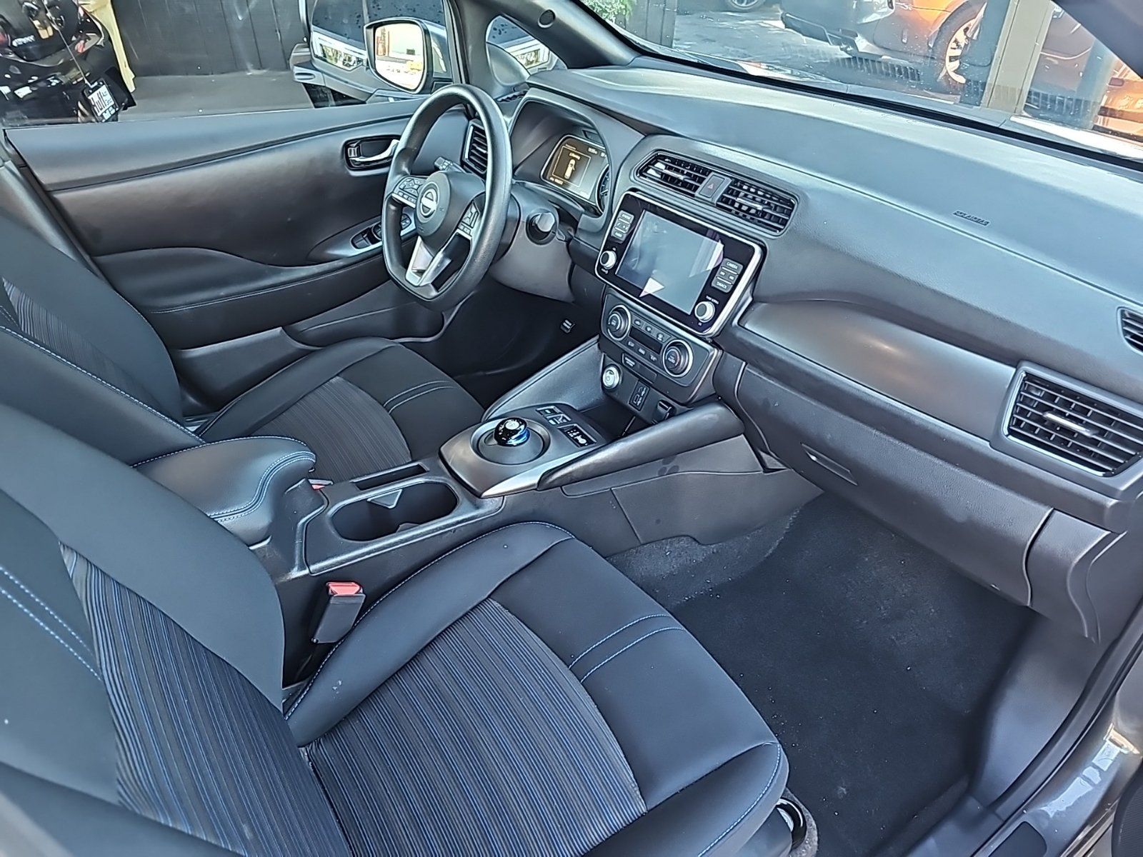 Used 2025 Nissan Leaf S FWD image 12