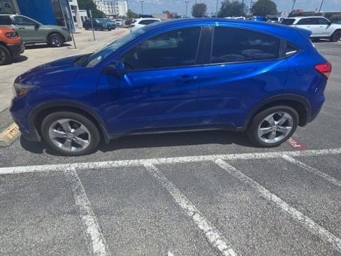 Used 2018 Honda HR-V LX image 4
