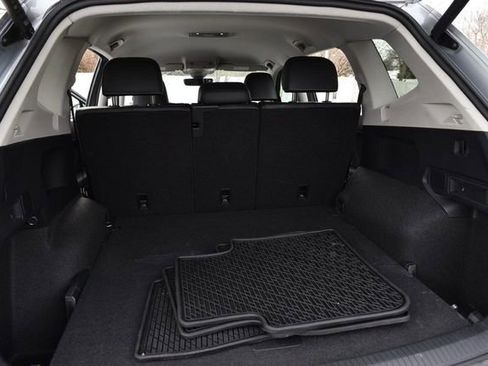 Certified 2024 Volkswagen Tiguan SE image 25