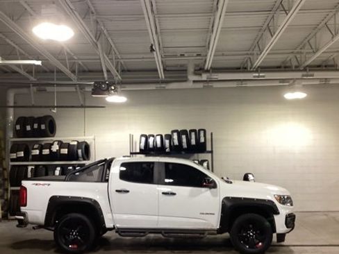 Used 2022 Chevrolet Colorado LT w/ Redline Special Edition image 6