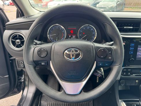 Used 2018 Toyota Corolla FWD image 27
