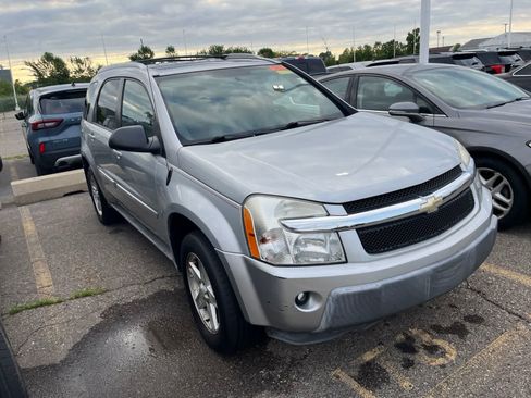 Used 2005 Chevrolet Equinox LT w/ Preferred Equipment Group AWD/4WD image 18