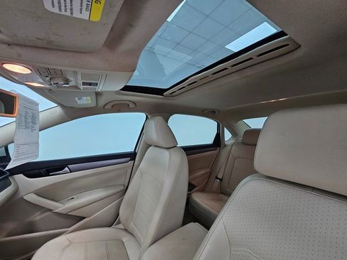 Used 2014 Volkswagen Passat TDI SE image 11