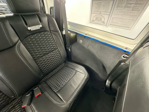 Used 2021 Jeep Wrangler Sport AWD/4WD image 13