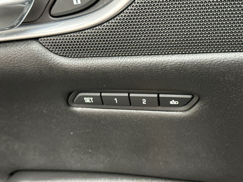 Used 2017 Cadillac XT5 Luxury image 41