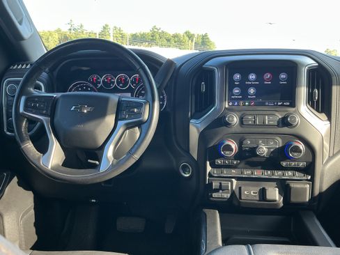 Used 2022 Chevrolet Silverado 2500 LTZ w/ LTZ Plus Package AWD/4WD image 7