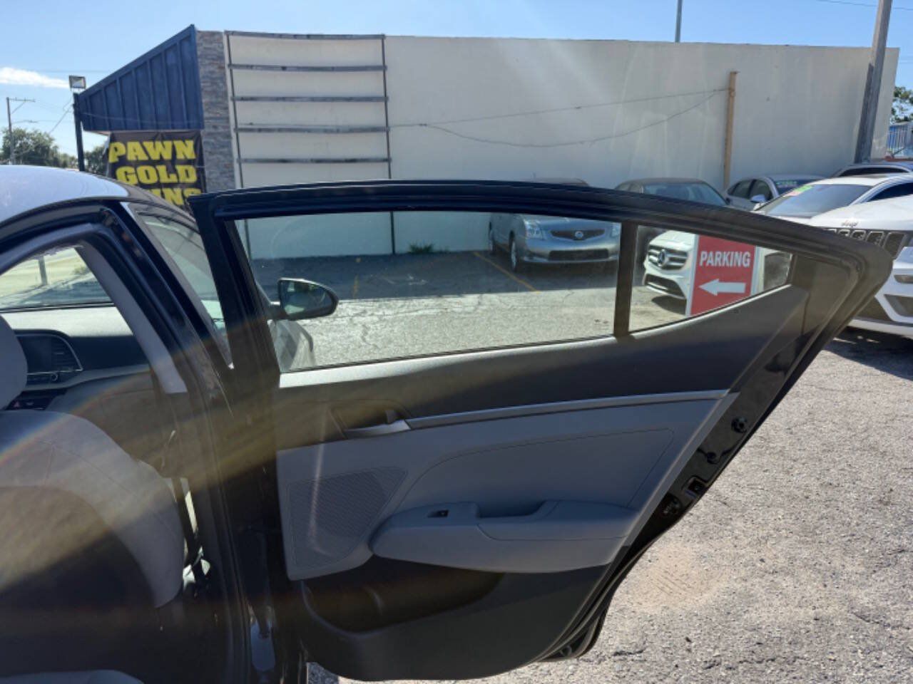 Used 2017 Hyundai Elantra SE FWD image 10