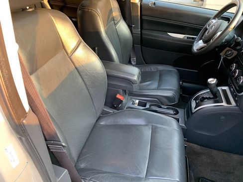 Used 2016 Jeep Compass High Altitude AWD/4WD image 10