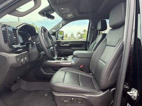 Used 2025 Chevrolet Silverado 2500 LTZ w/ LTZ Plus Package AWD/4WD image 10