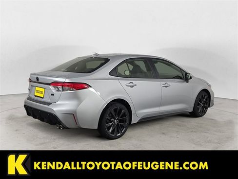 Used 2023 Toyota Corolla SE image 5