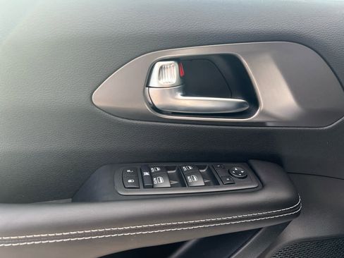 New 2026 Chrysler Voyager LX image 18