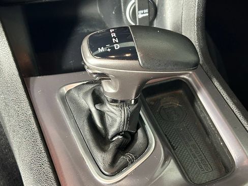 Used 2019 Dodge Charger SXT AWD/4WD image 18