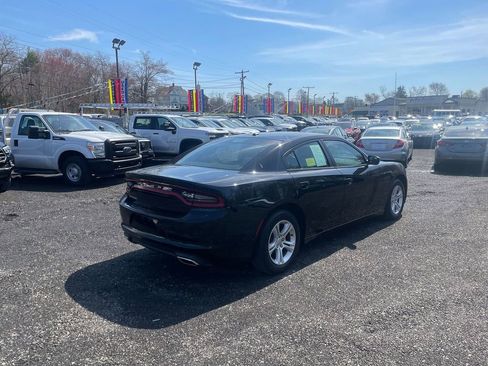 Used 2019 Dodge Charger SXT RWD image 5
