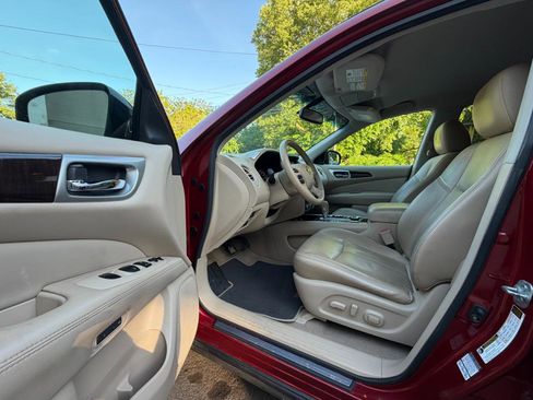 Used 2014 Nissan Pathfinder SL w/ Trailer Tow Package AWD/4WD image 18