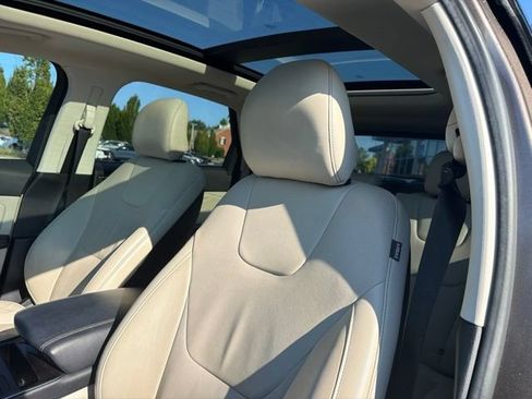 Used 2019 Ford Edge Titanium w/ Equipment Group 301A FWD image 14