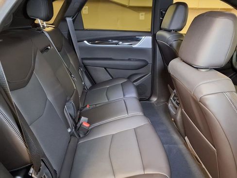 Used 2025 Cadillac XT5 Premium Luxury image 7
