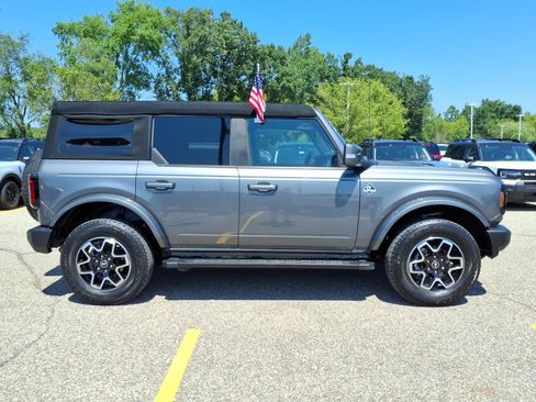 Used 2024 Ford Bronco Outer Banks AWD/4WD image 9
