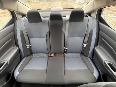 Used 2025 Nissan Versa SV image 38