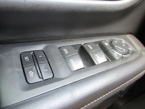 Certified 2021 GMC Yukon AT4 w/ AT4 Premium Plus Package AWD/4WD image 37