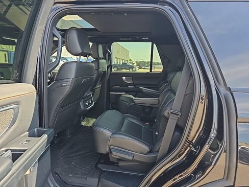 Used 2025 Ford Expedition Tremor AWD/4WD image 18