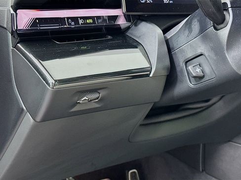 Used 2025 BMW i5 eDrive40i w/ M Sport Package image 10