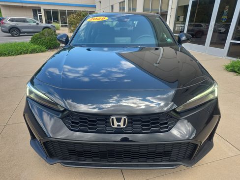 Used 2025 Honda Civic Sport image 2