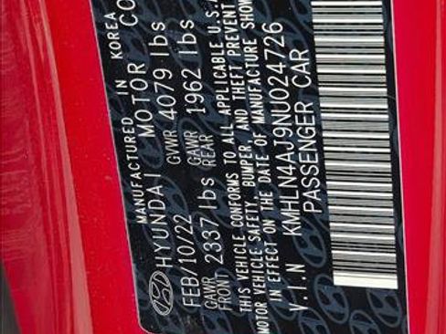 Used 2022 Hyundai Elantra Limited FWD image 17