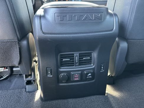 Used 2021 Nissan Titan PRO-4X w/ Pro-4x Convenience Package AWD/4WD image 23