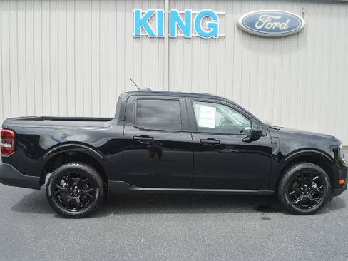 Certified 2025 Ford Maverick Lariat w/ Black Appearance Package AWD/4WD image 5