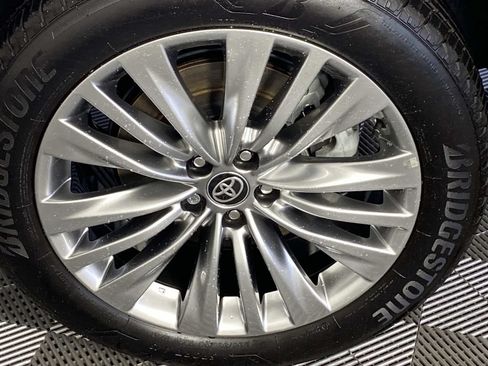 Used 2026 Toyota Highlander Platinum AWD/4WD image 30