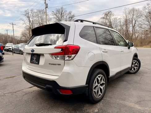 Used 2023 Subaru Forester Premium AWD/4WD image 7